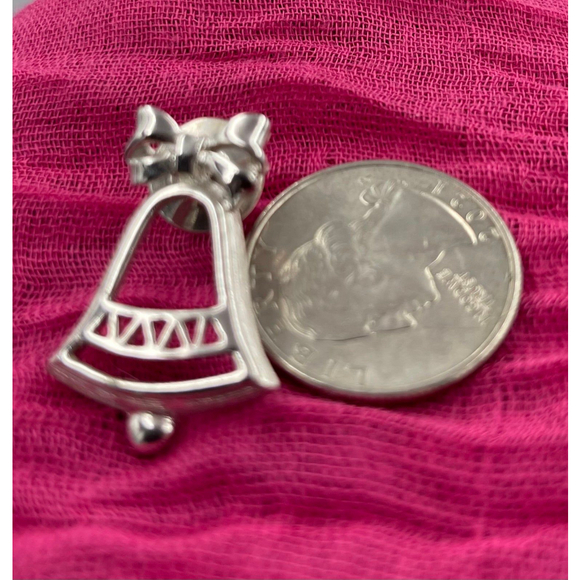Avon Vintage Christmas Bell Silvertone Pin - Picture 3 of 3